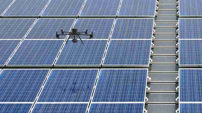 MG电玩以无人机搭配IR Sensor热显像技术进行全方面模块健检，，有效降低人力成本并提升发电量