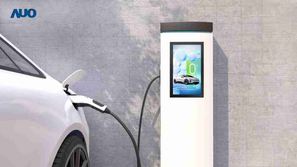 友達〝EVSE車用充電樁解決方案〞專為電動汽車充電樁設計，，，具有高亮度、、、、克服戶外艱難環境的耐溫、、、耐紫外線等特性，，，，並搭載散熱性及擴充性強的高效能工業電腦，，，，可實現人機互動訴求，，，如資訊顯示、、、支付等應用