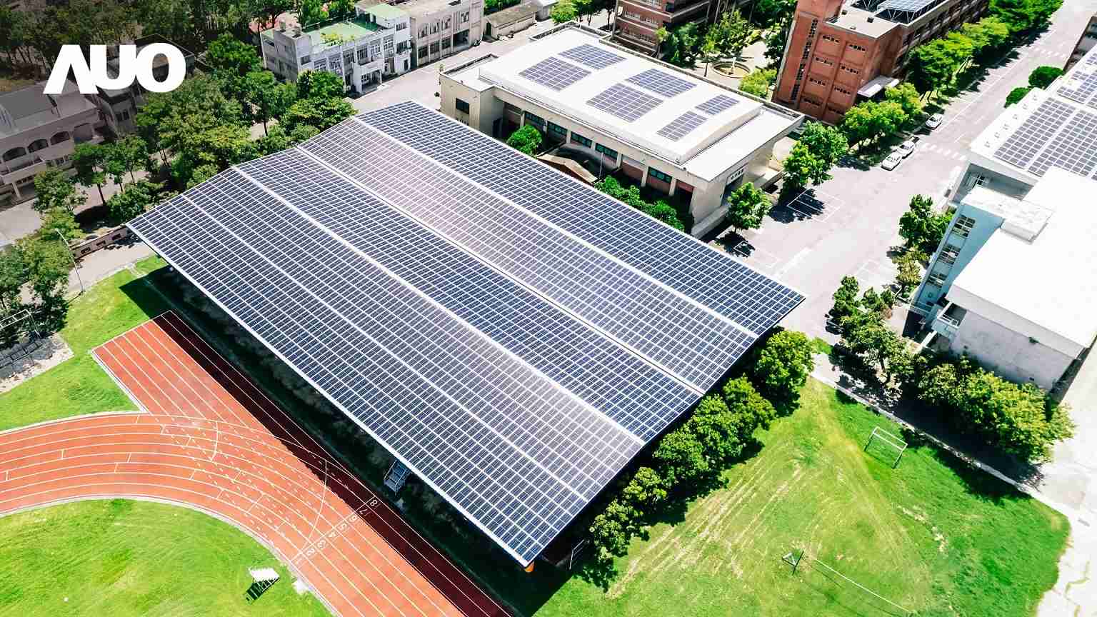 MG电玩SunSteel光电整合型浪板具备快速安装、、、轻量化优势,,可提升15%发电效能,,通过国际IEC与台湾VPC认证安全、、、防漏、、、、耐候标准